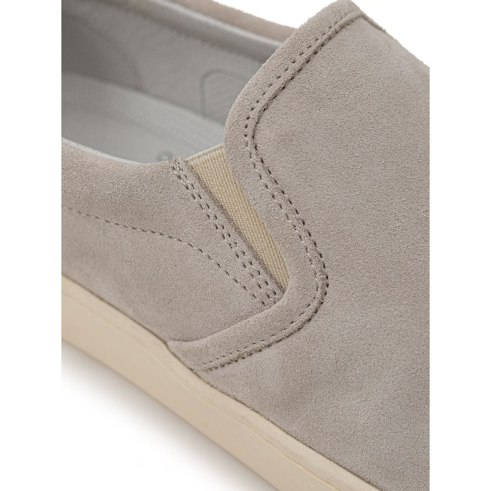 Grauer Ledersneaker