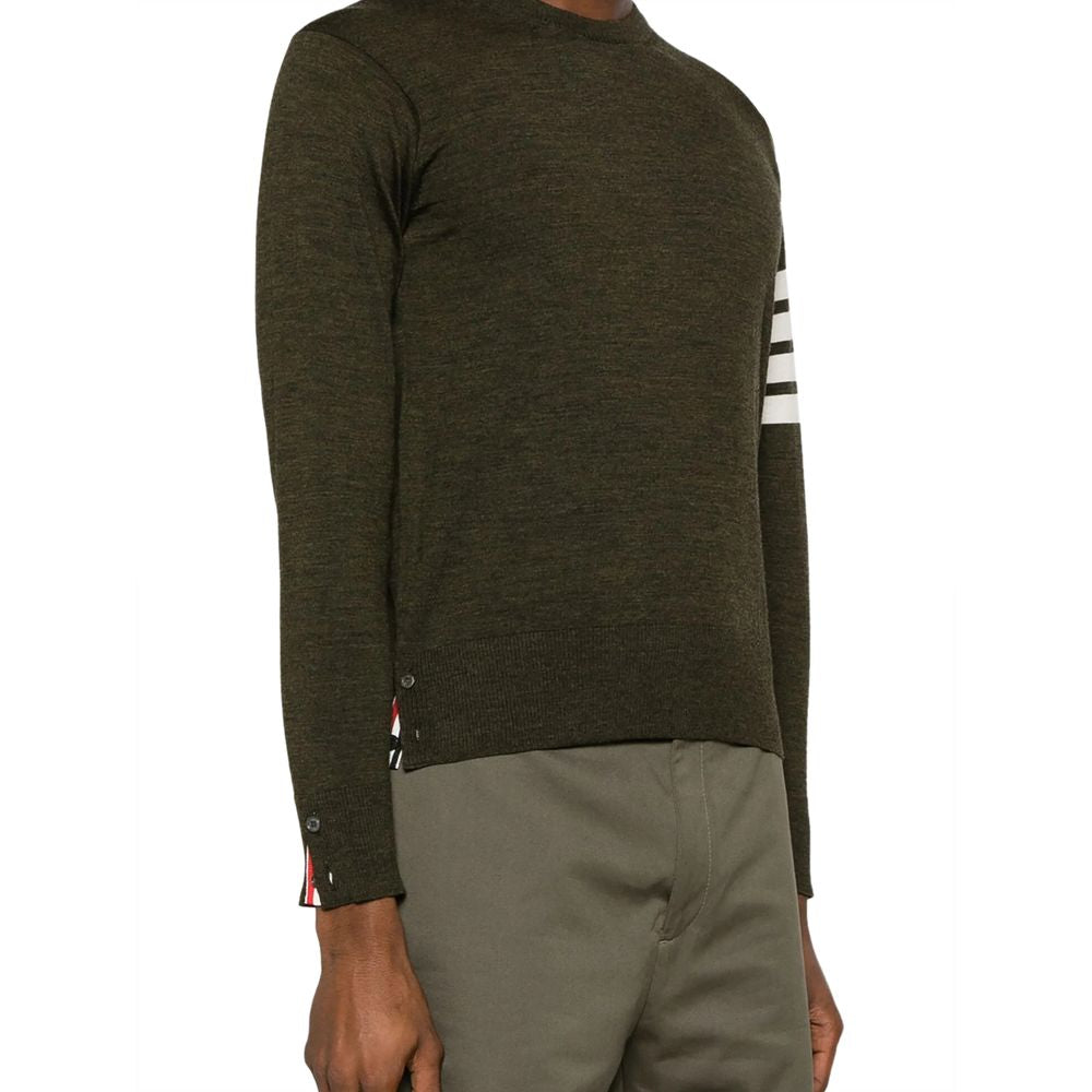 Grüner Wollpullover
