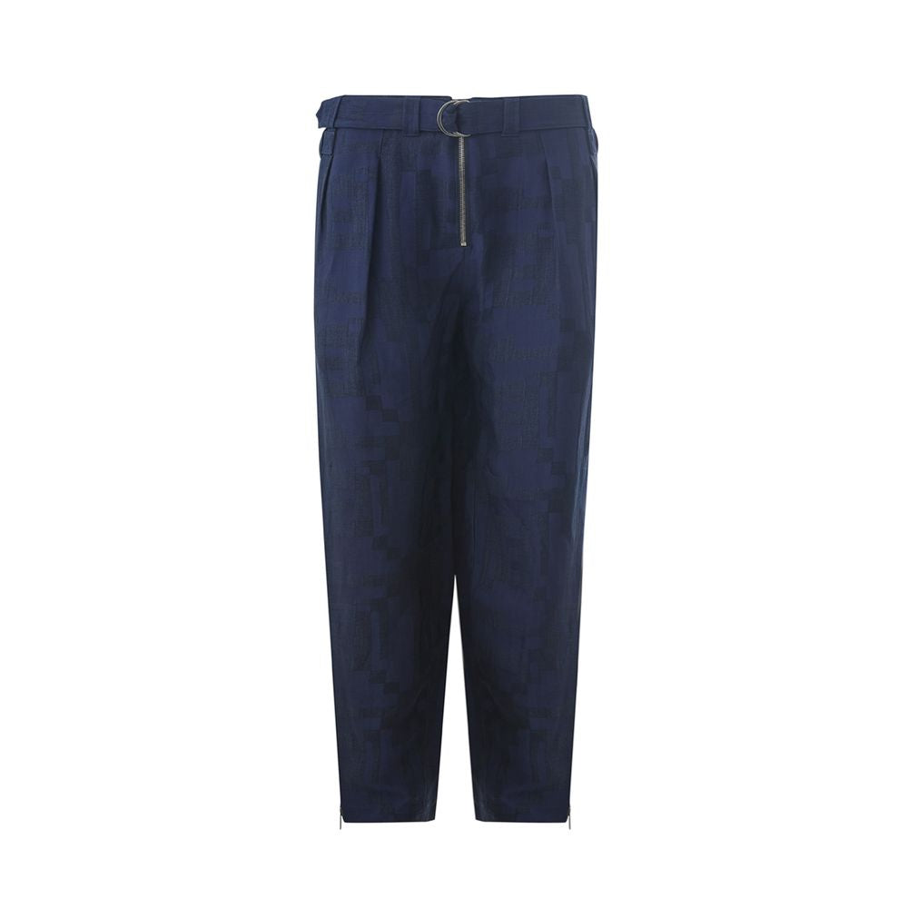 Blaue Leinenjeans und Hose