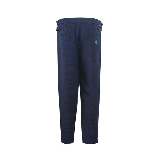Blaue Leinenjeans und Hose
