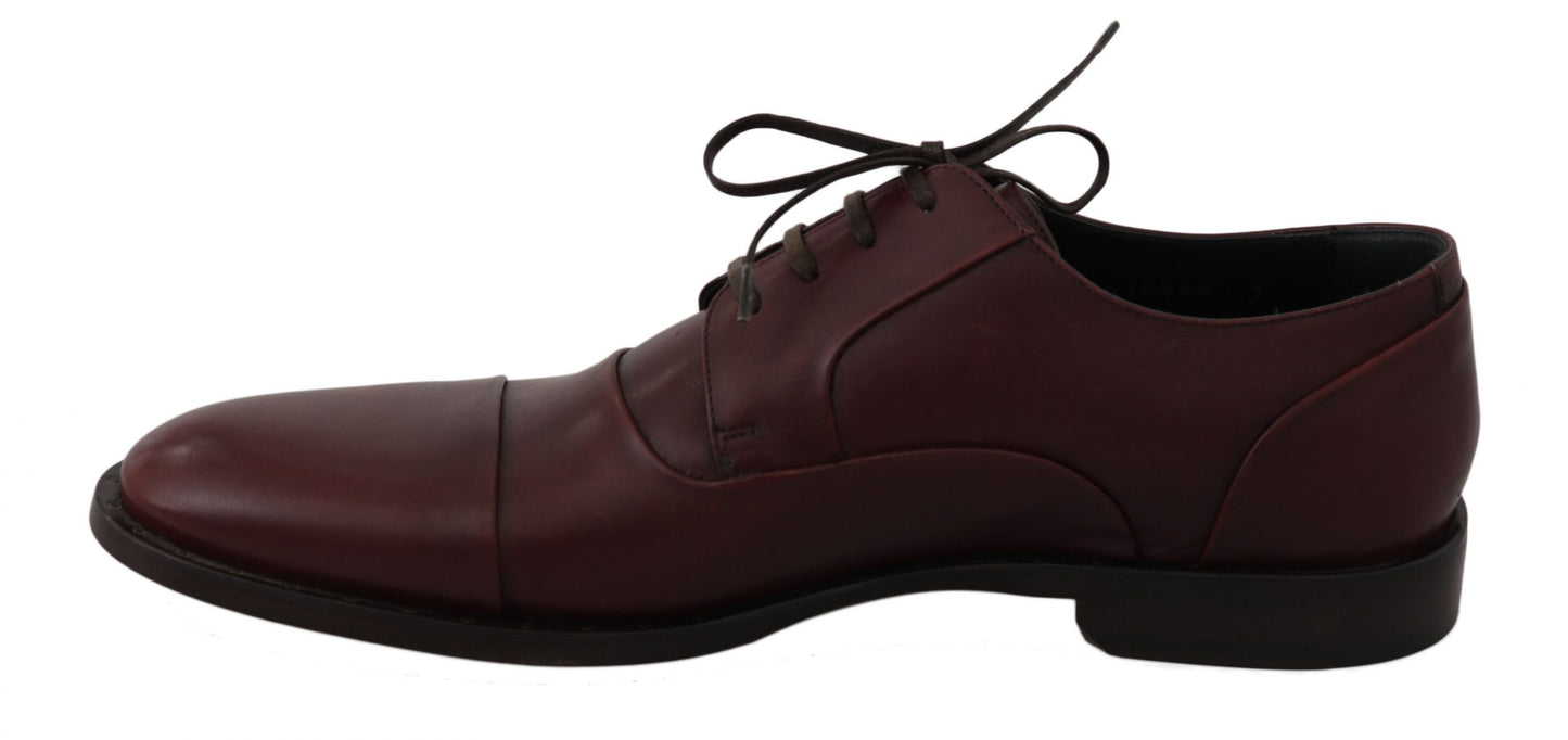 Eleganti scarpe eleganti in pelle bordeaux