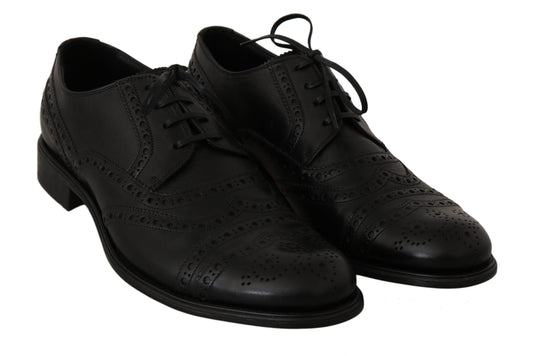 Elegante Derby-Schuhe aus schwarzem Leder mit Flügelkappe