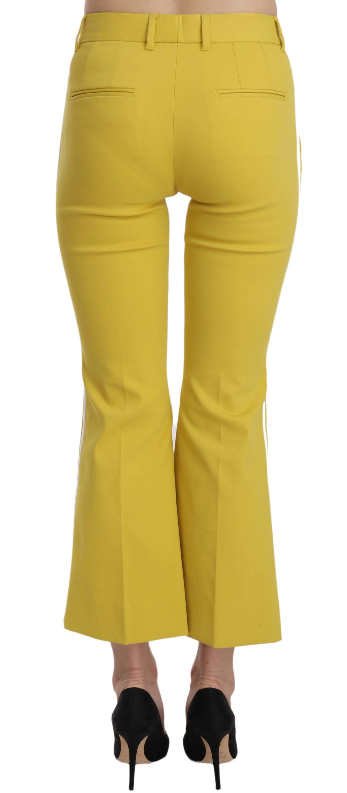Pantaloni a zampa gialli chic per serate eleganti
