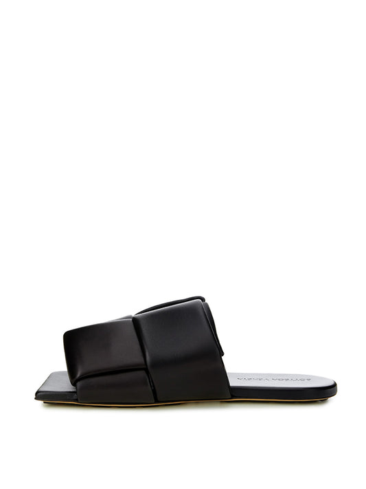 Elegante schwarze Ledersandalen