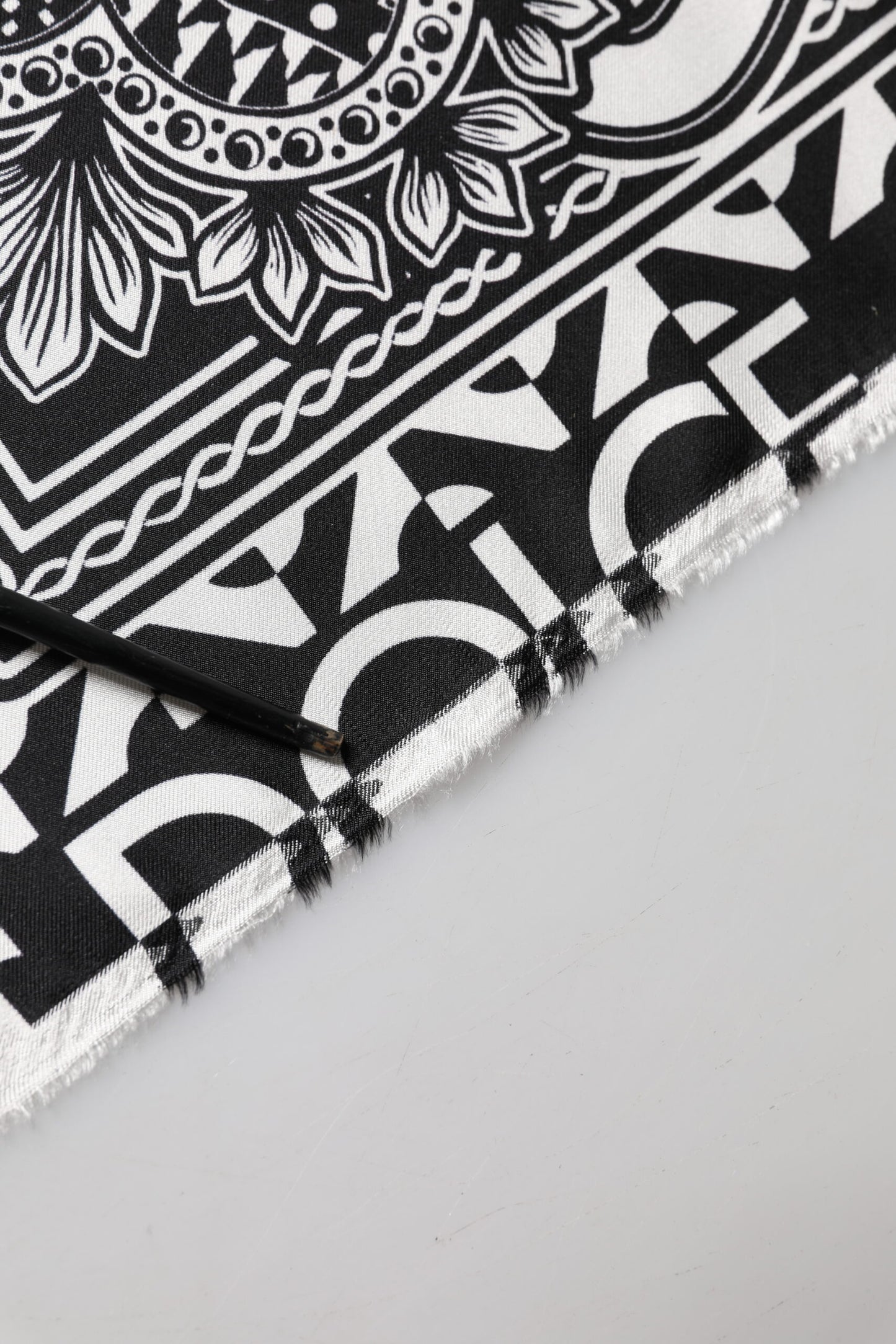 Dolce & Gabbana Black Bandana Print Silk Neck Foulard Scarf